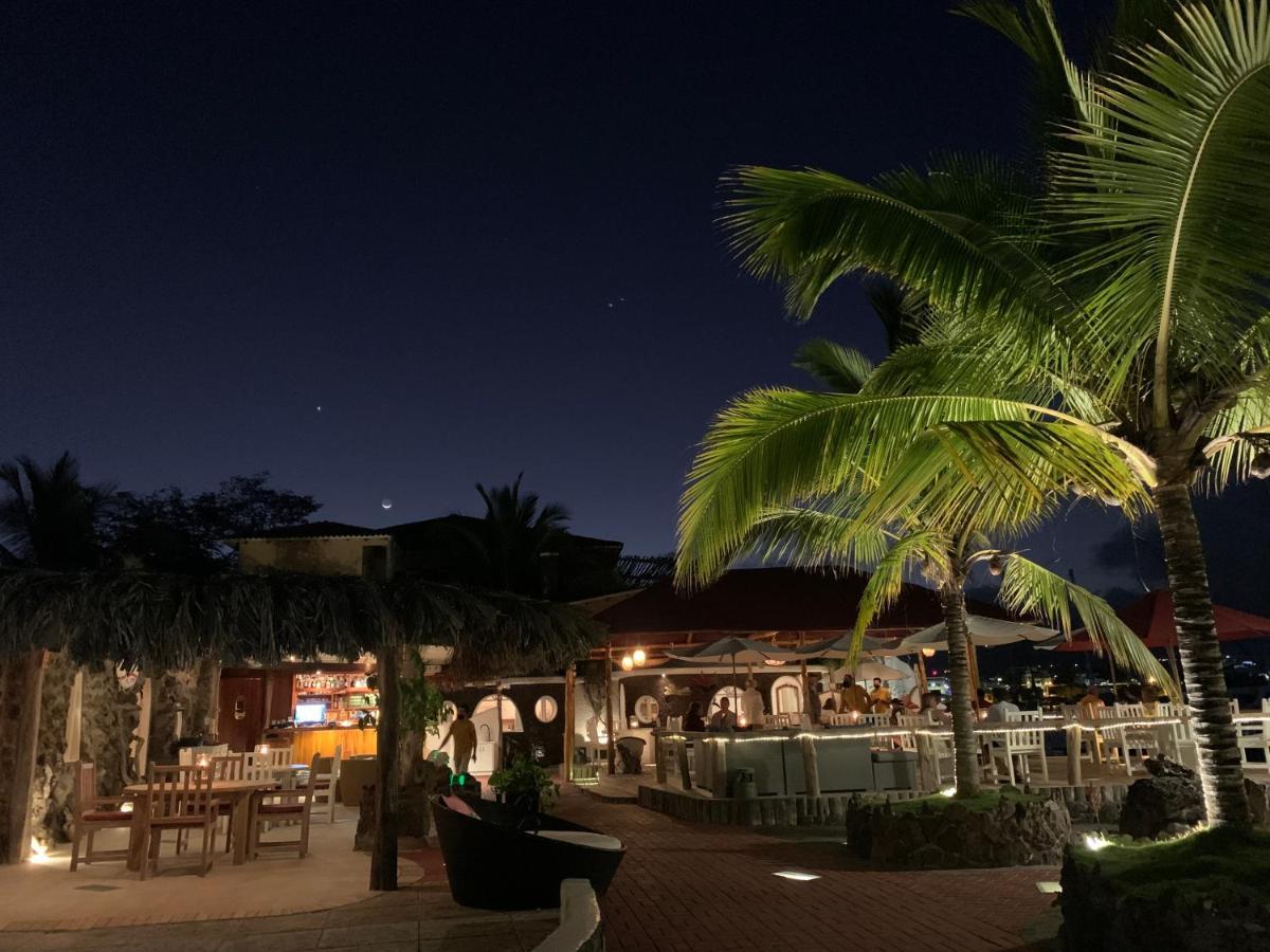 Hotel Angermeyer Waterfront Inn Puerto Ayora  Exterior photo