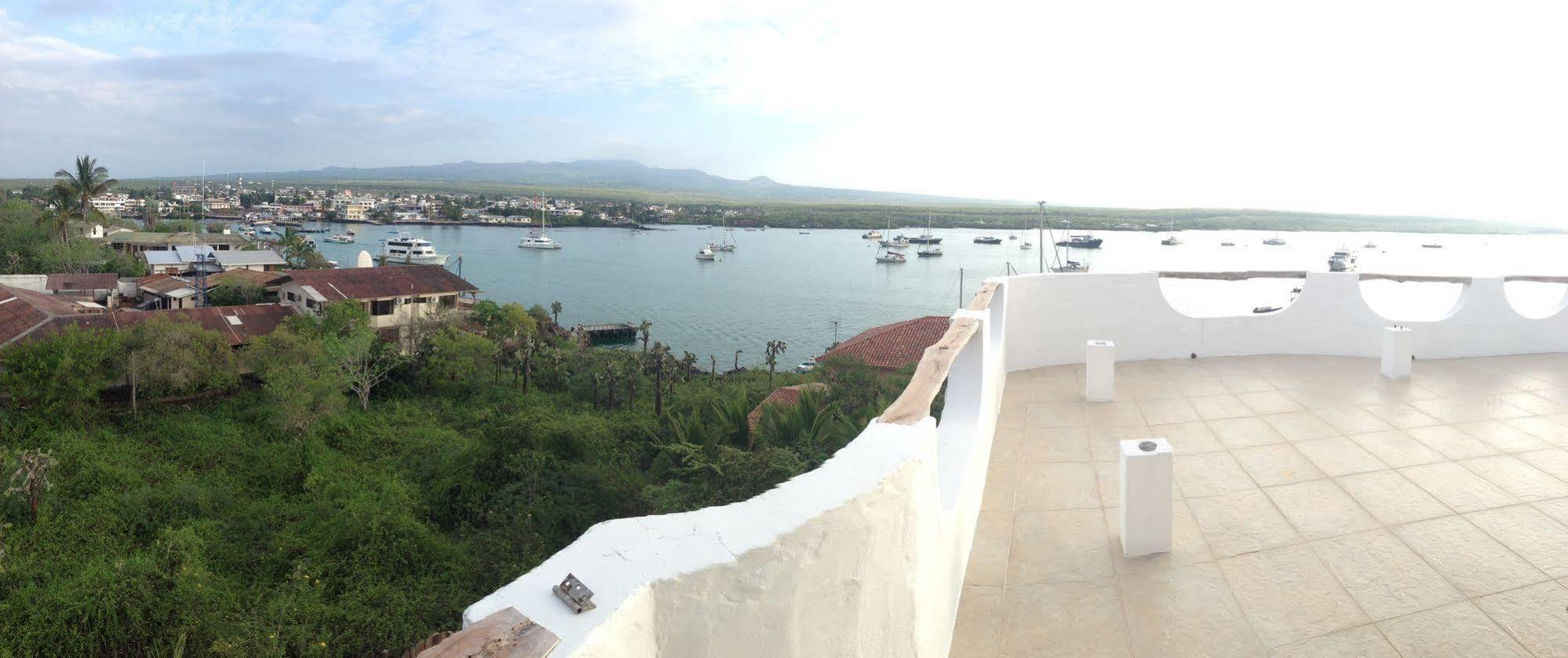 Hotel Angermeyer Waterfront Inn Puerto Ayora  Exterior photo